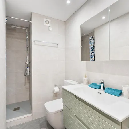 Comfortable First Line Appartement *